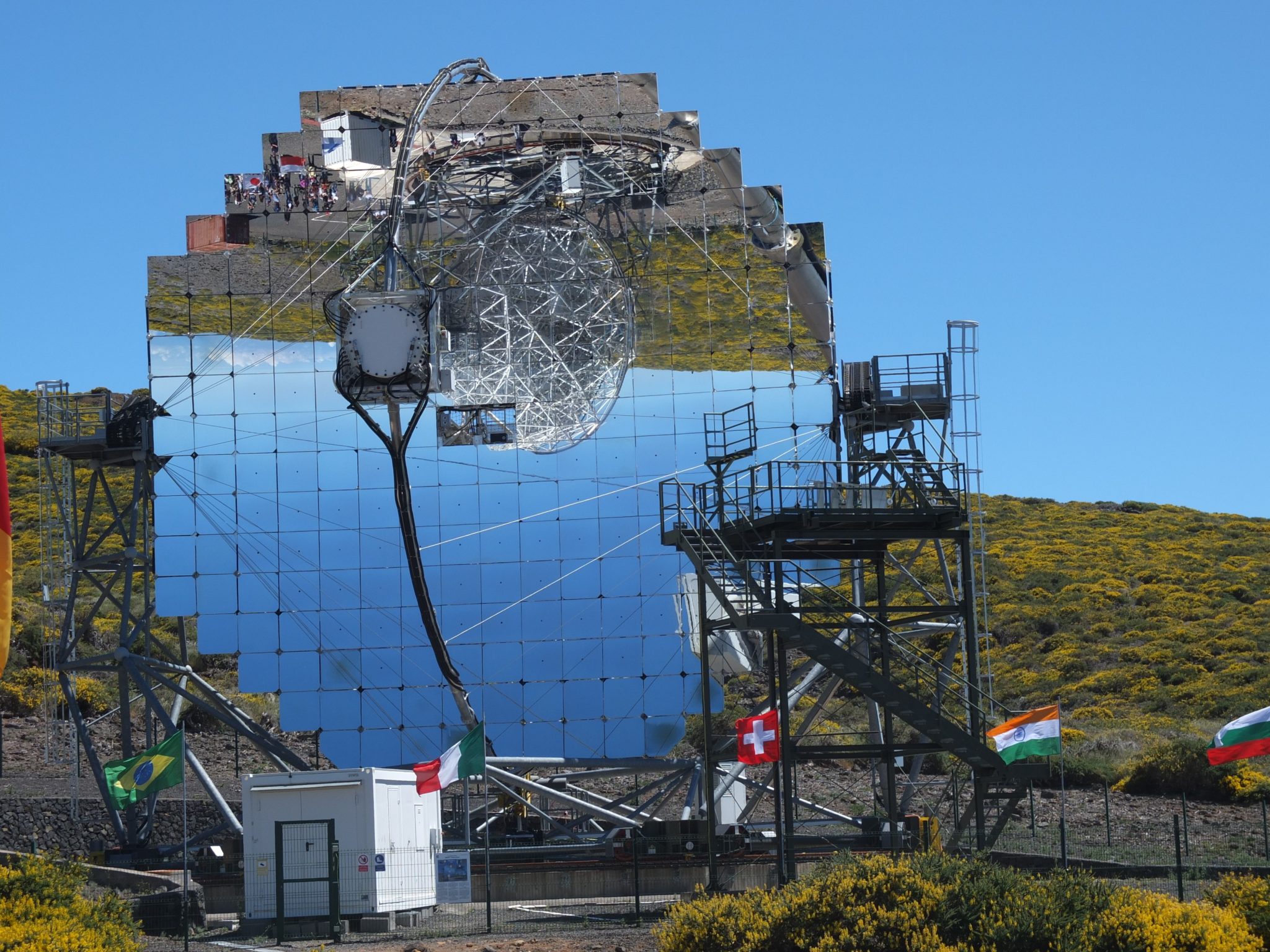 Uno dei telescopi di MAGIC